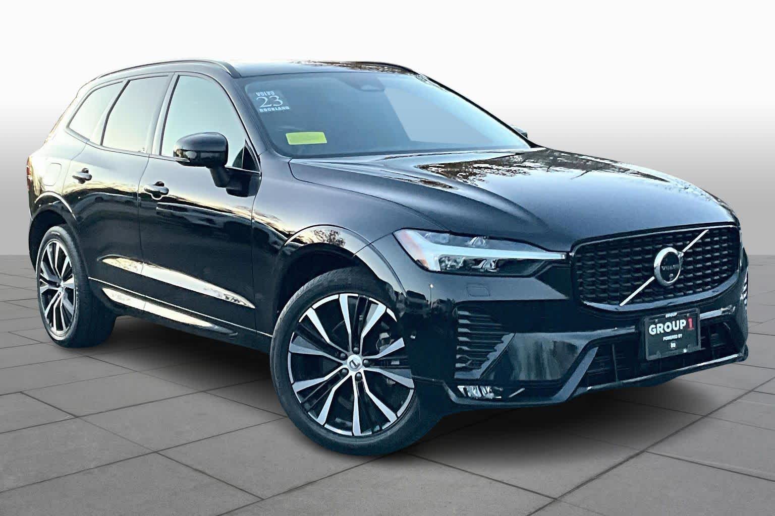 2024 Volvo XC60 Plus photo 2