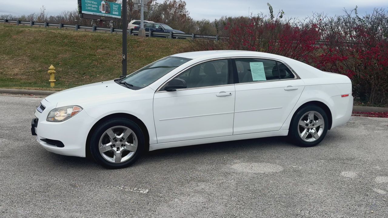 2011 Chevrolet Malibu LS photo 4