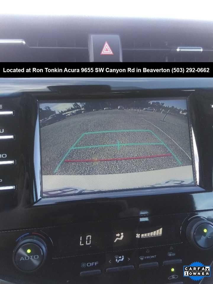 2020 Toyota Camry SE photo 10