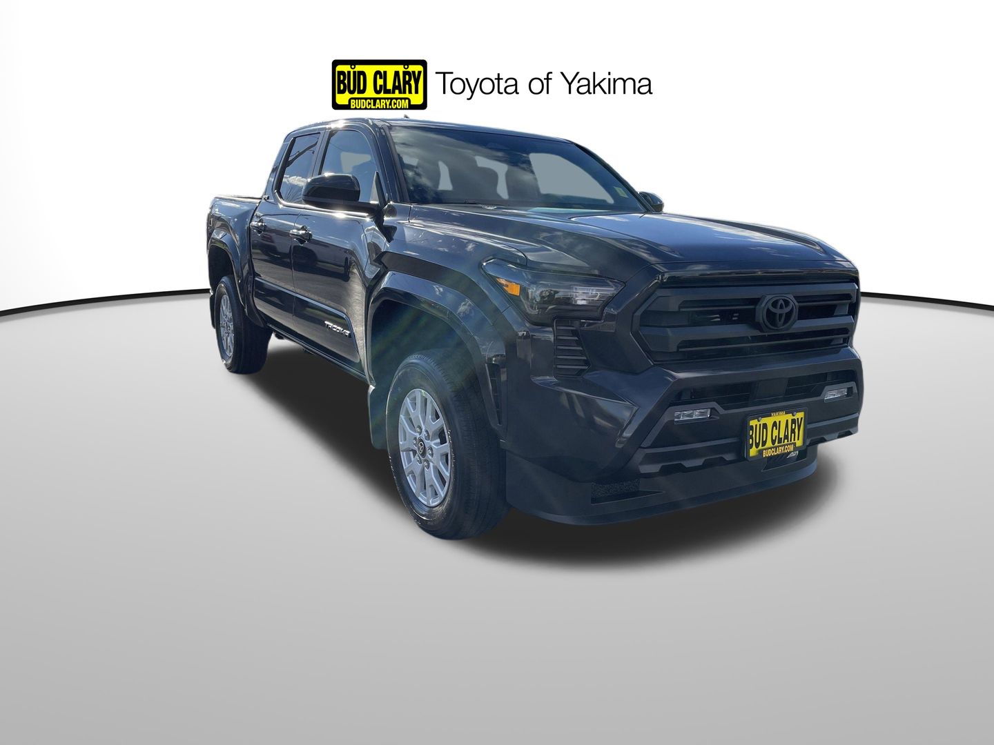 2025 Toyota Tacoma SR5's photo