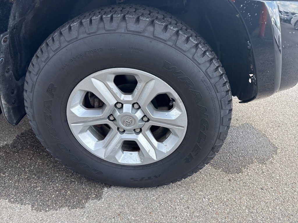 2018 Toyota 4Runner SR5 photo 4