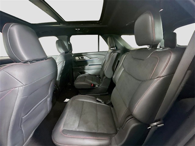 2025 Ford Explorer ST photo 3