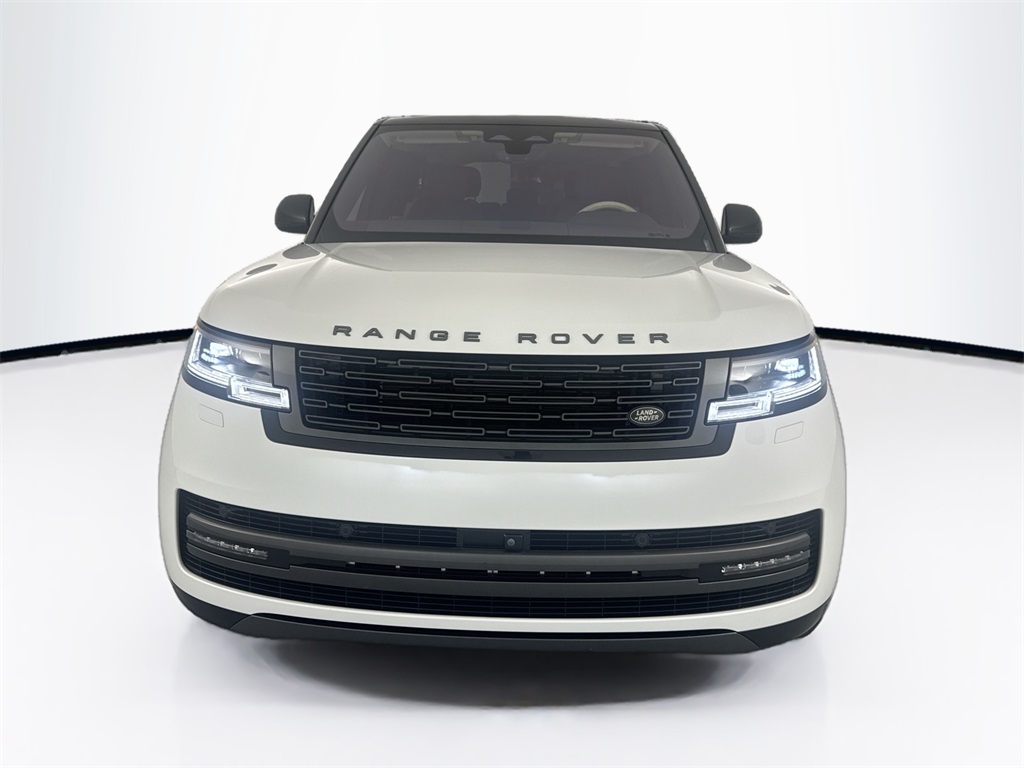 2023 Land Rover Range Rover SE photo 2