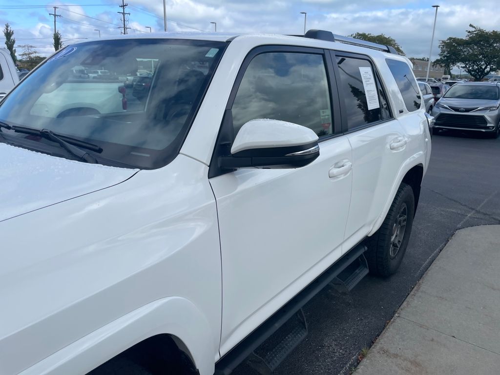 2020 Toyota 4Runner TRD Off-Road Premium photo 2