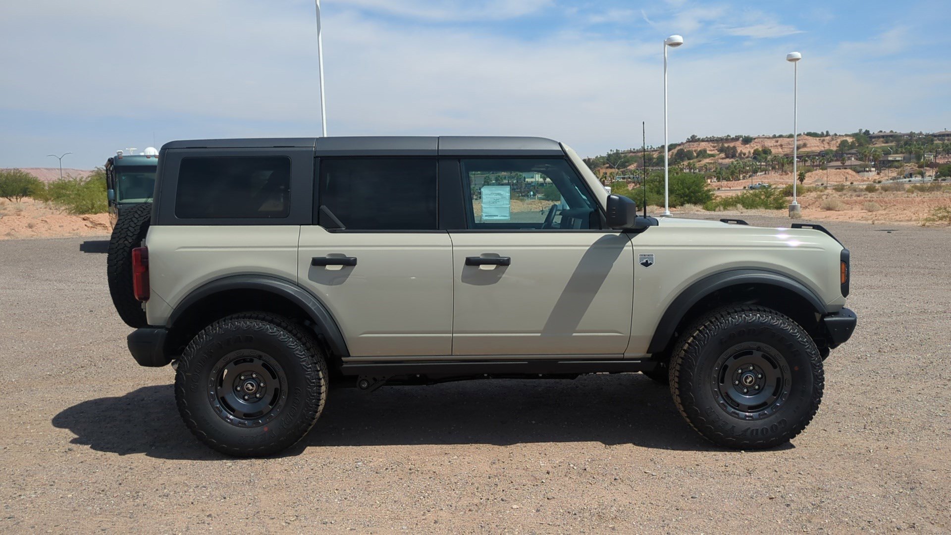 2025 Ford Bronco Big Bend photo 2