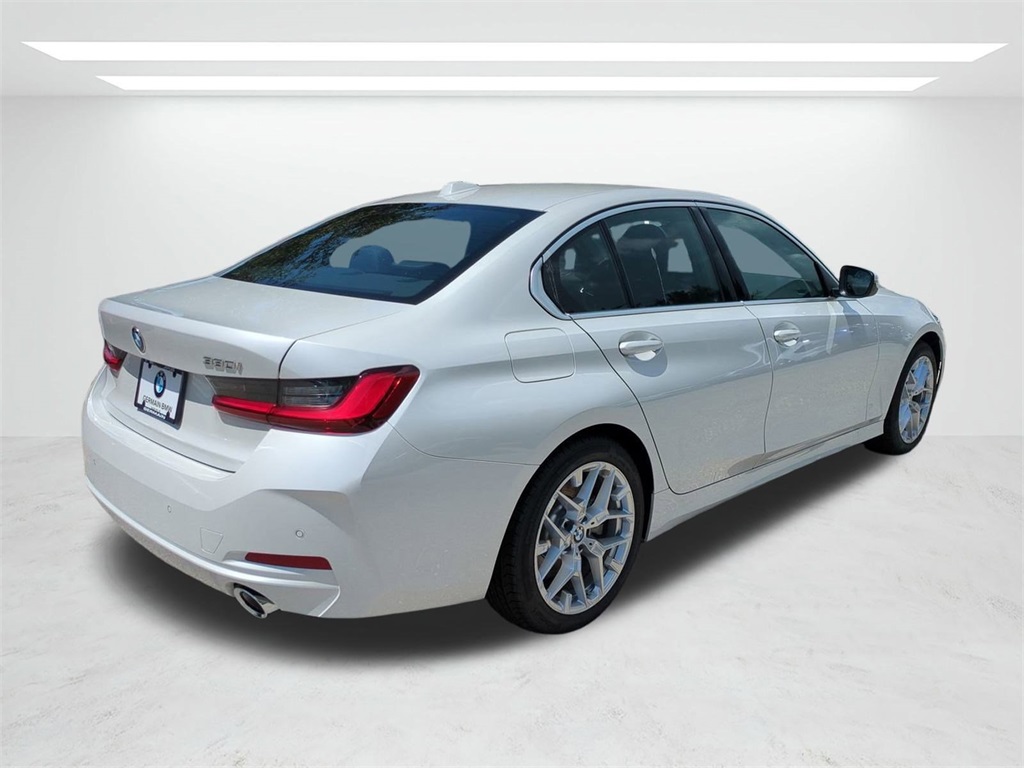 2025 Bmw 330i Sedan photo 4
