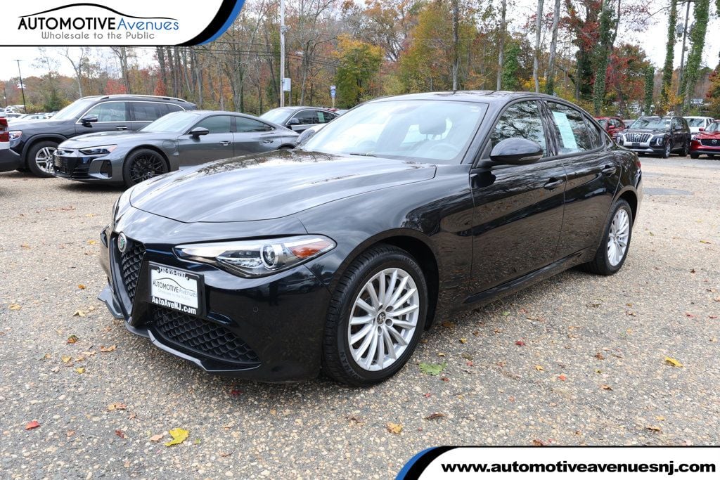 2022 Alfa Romeo Giulia Base