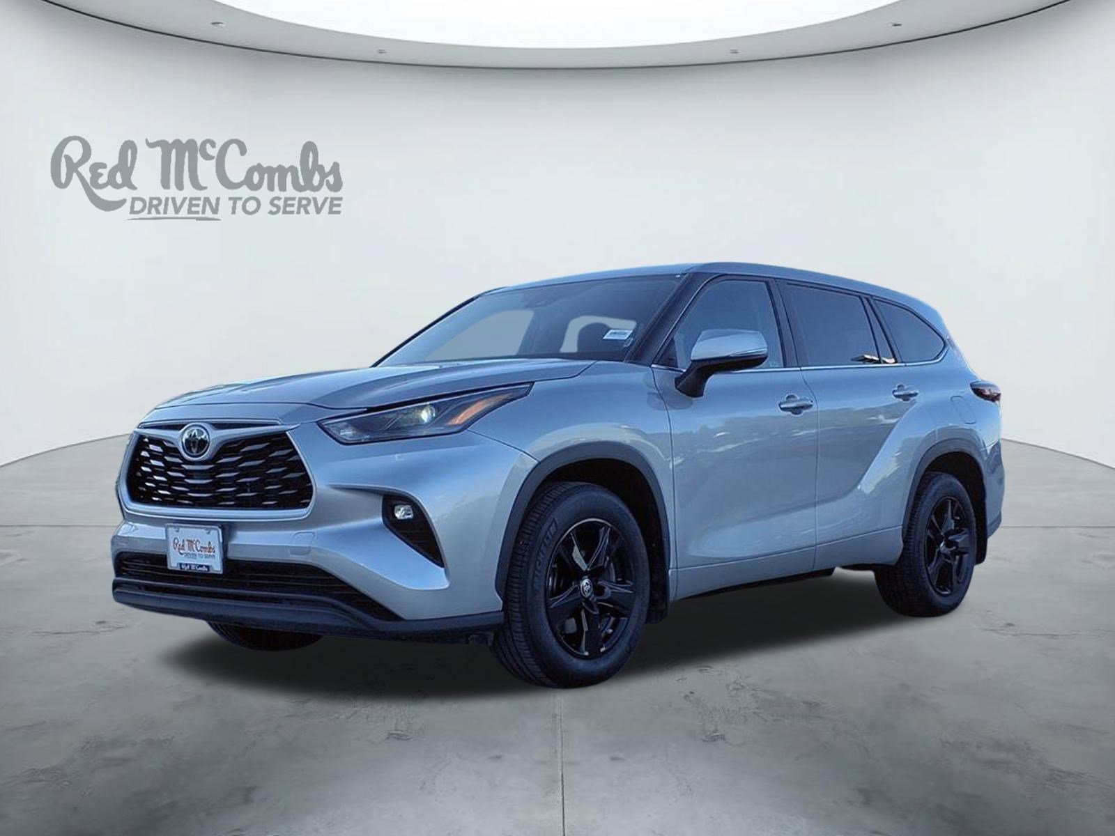 2024 Toyota Highlander LE's photo