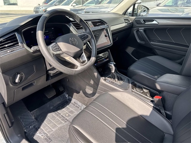 2022 Volkswagen Tiguan SE photo 14