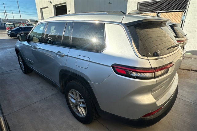 2023 Jeep Grand Cherokee Laredo photo 3