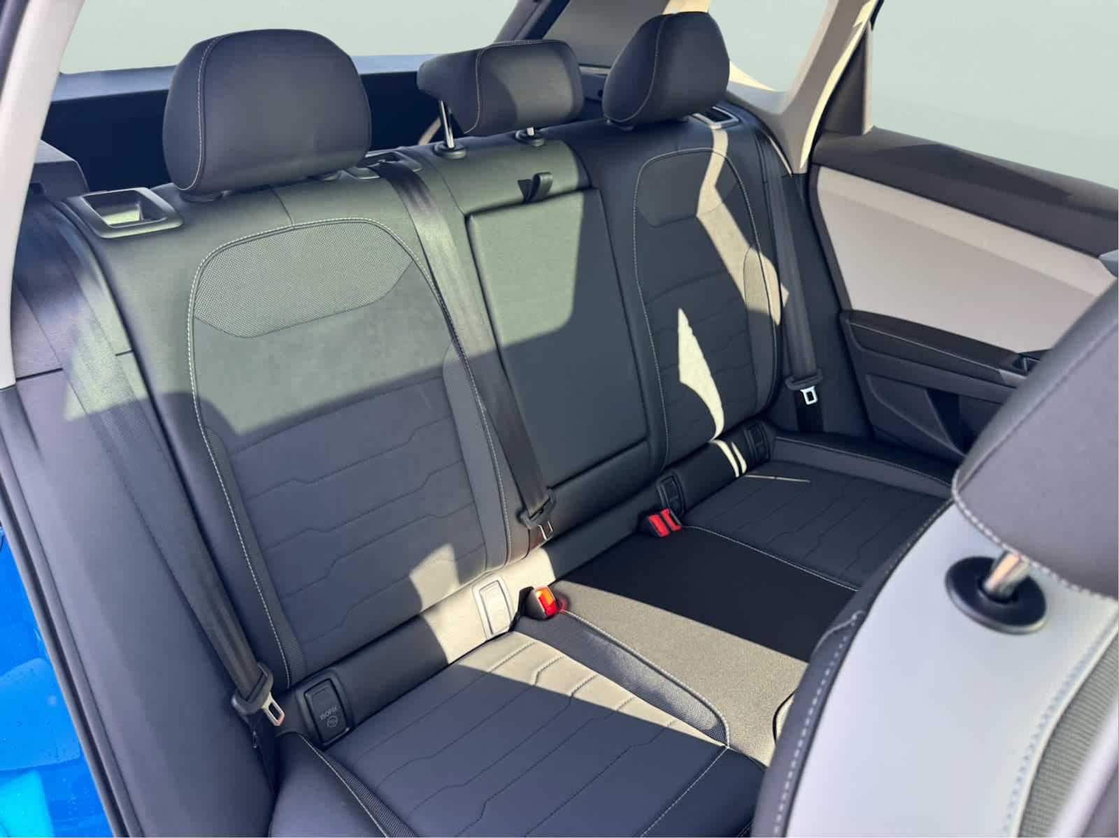 2025 Volkswagen Taos SE photo 39