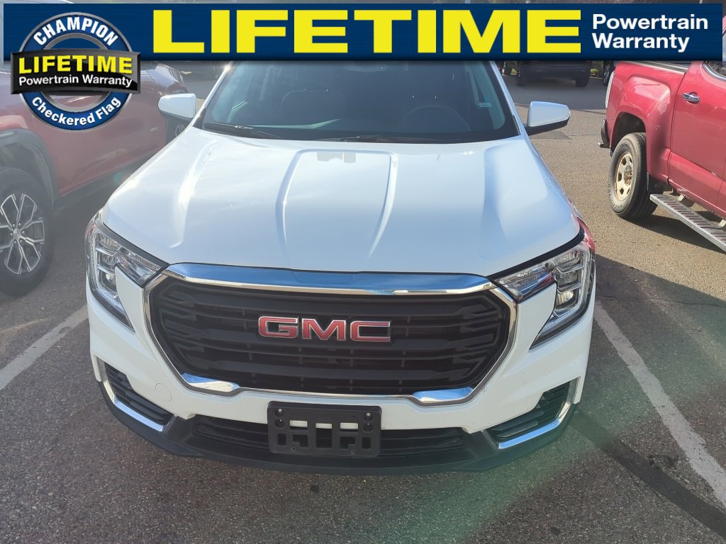 2024 GMC Terrain SLE's photo