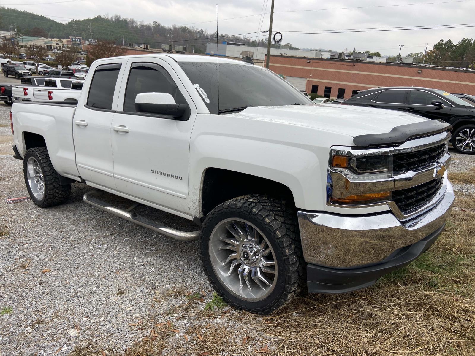 2019 Chevrolet Silverado 1500 LD LT's photo