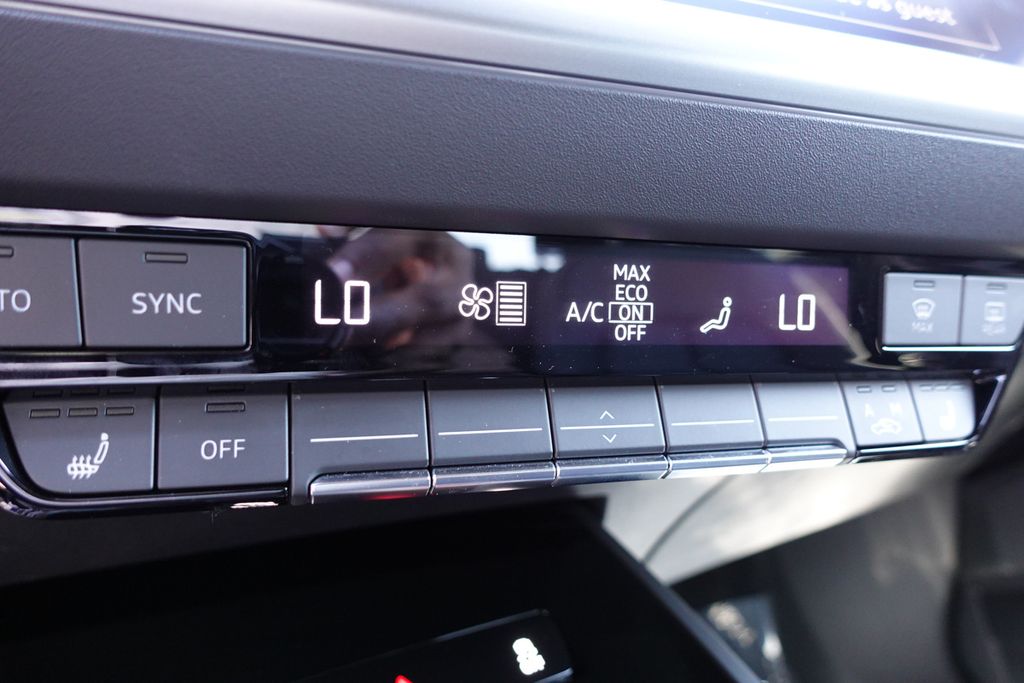 2024 Audi Q4 E-tron Premium photo 22