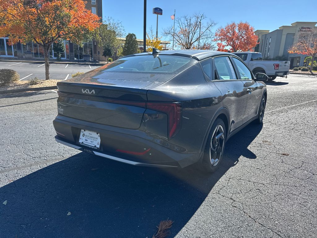 2025 Kia K4 EX photo 2