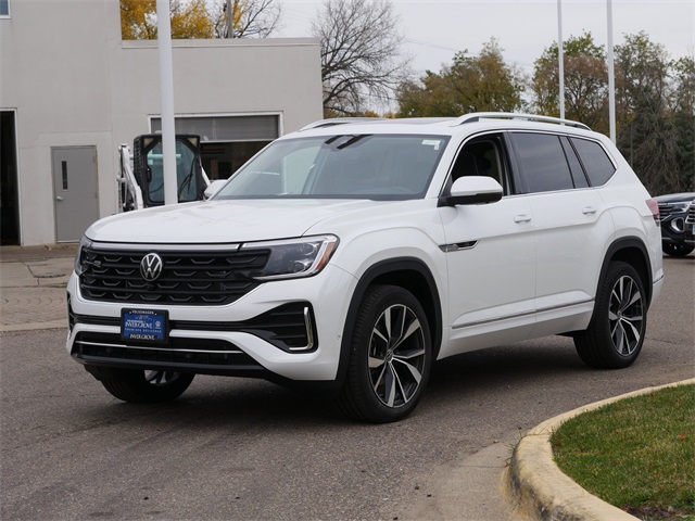 2026 Volkswagen Atlas SEL Premium R-Line photo 4