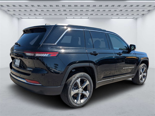 2025 Jeep Grand Cherokee Limited photo 2