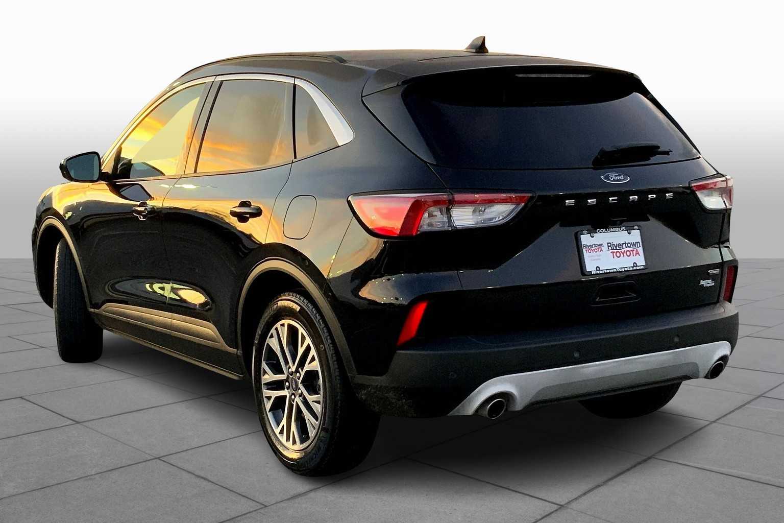 2020 Ford Escape SEL photo 10
