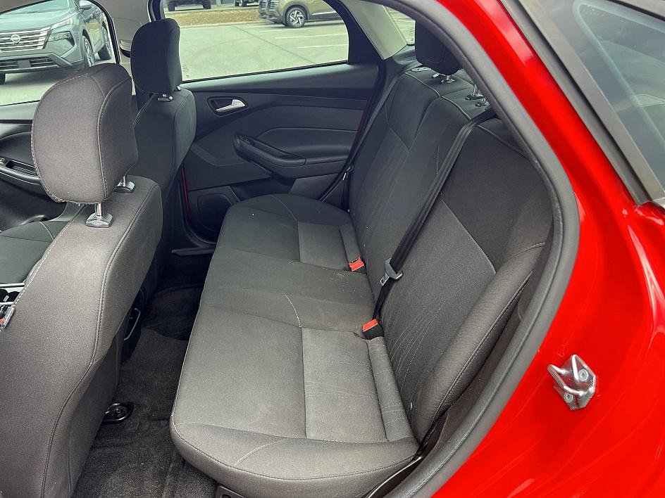 2017 Ford Focus SE photo 15