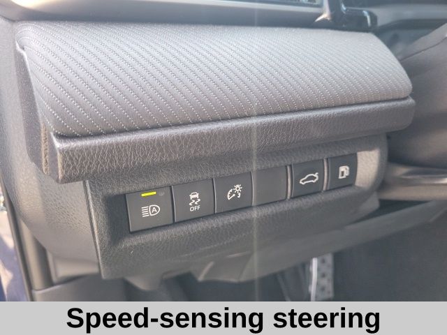 2025 Toyota Camry SE photo 4