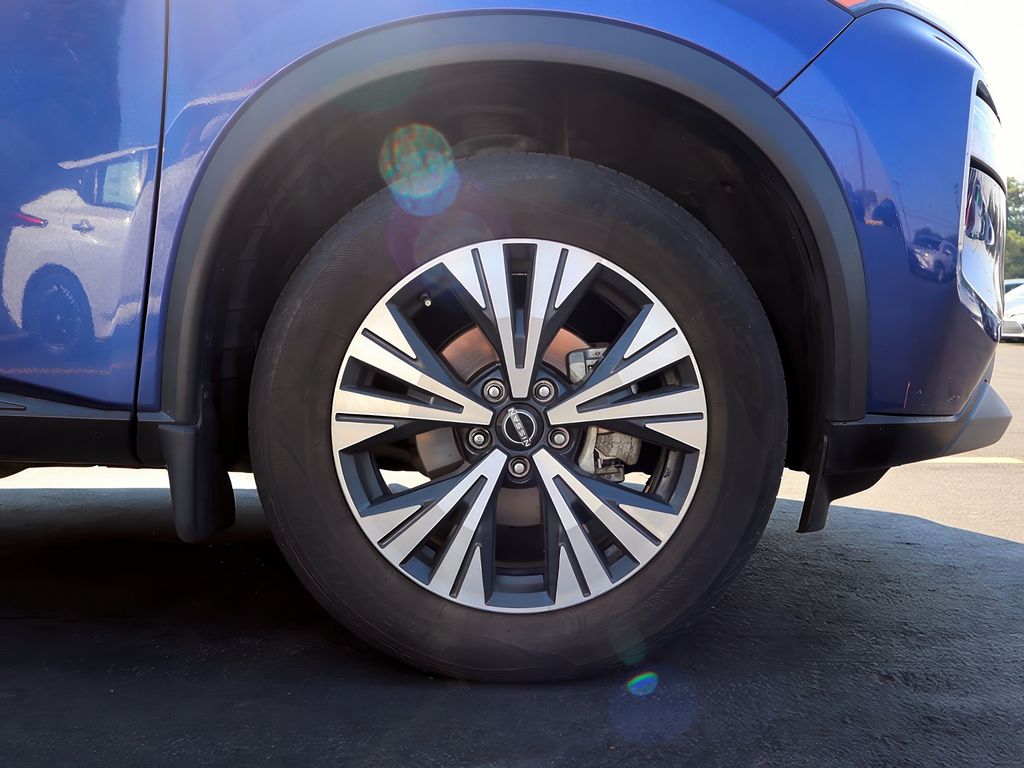 2022 Nissan Rogue SV photo 7