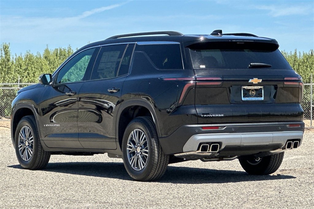 2026 Chevrolet Traverse photo 3