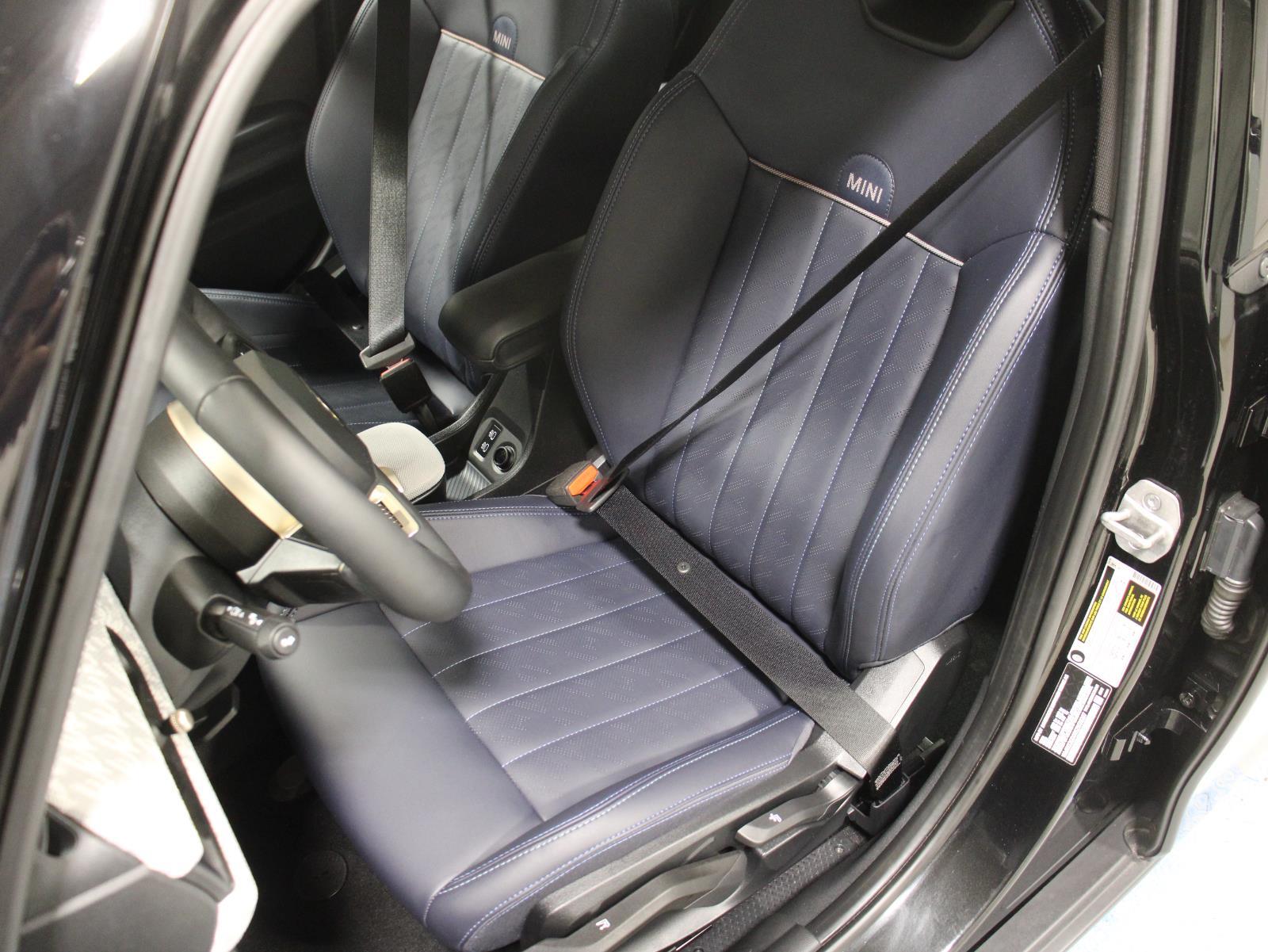 2025 Mini Cooper S Hardtop 4 Door photo 12