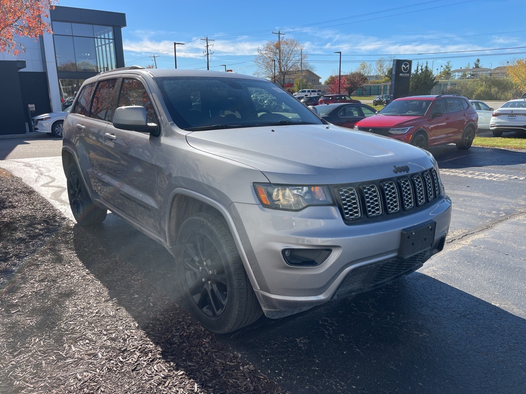 2021 Jeep Grand Cherokee Altitude photo 3