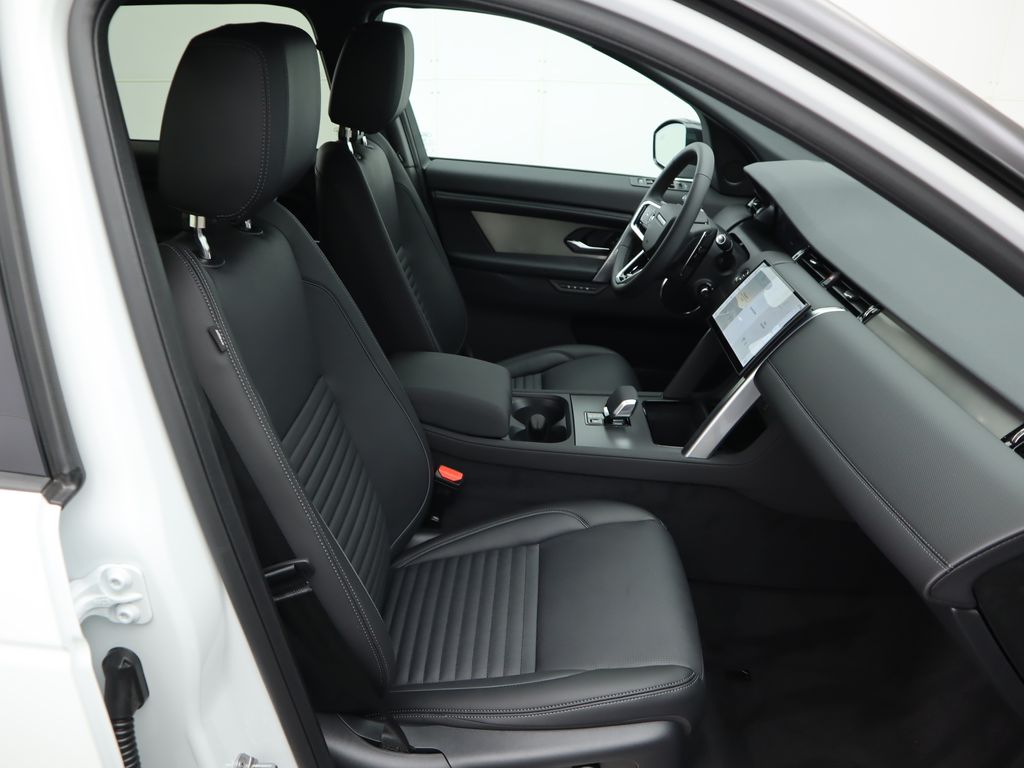 2025 Land Rover Discovery Sport SE photo 19