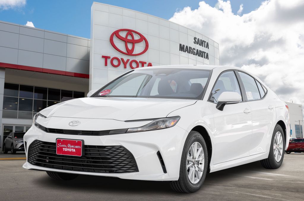 2026 Toyota Camry LE's photo