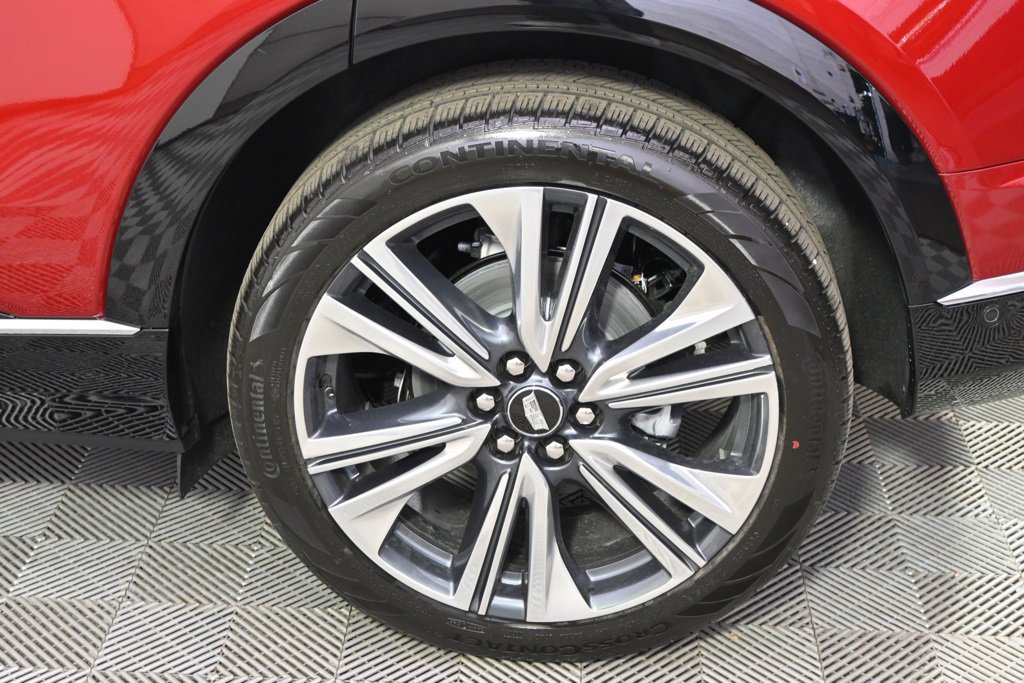 2025 Cadillac Optiq Luxury photo 17