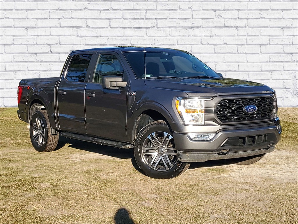 2022 Ford F-150 XL's photo