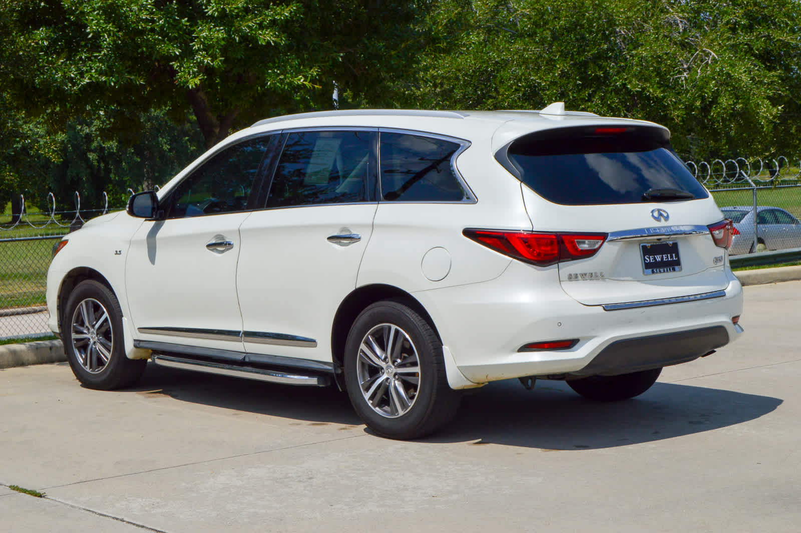 2017 Infiniti QX60 photo 6