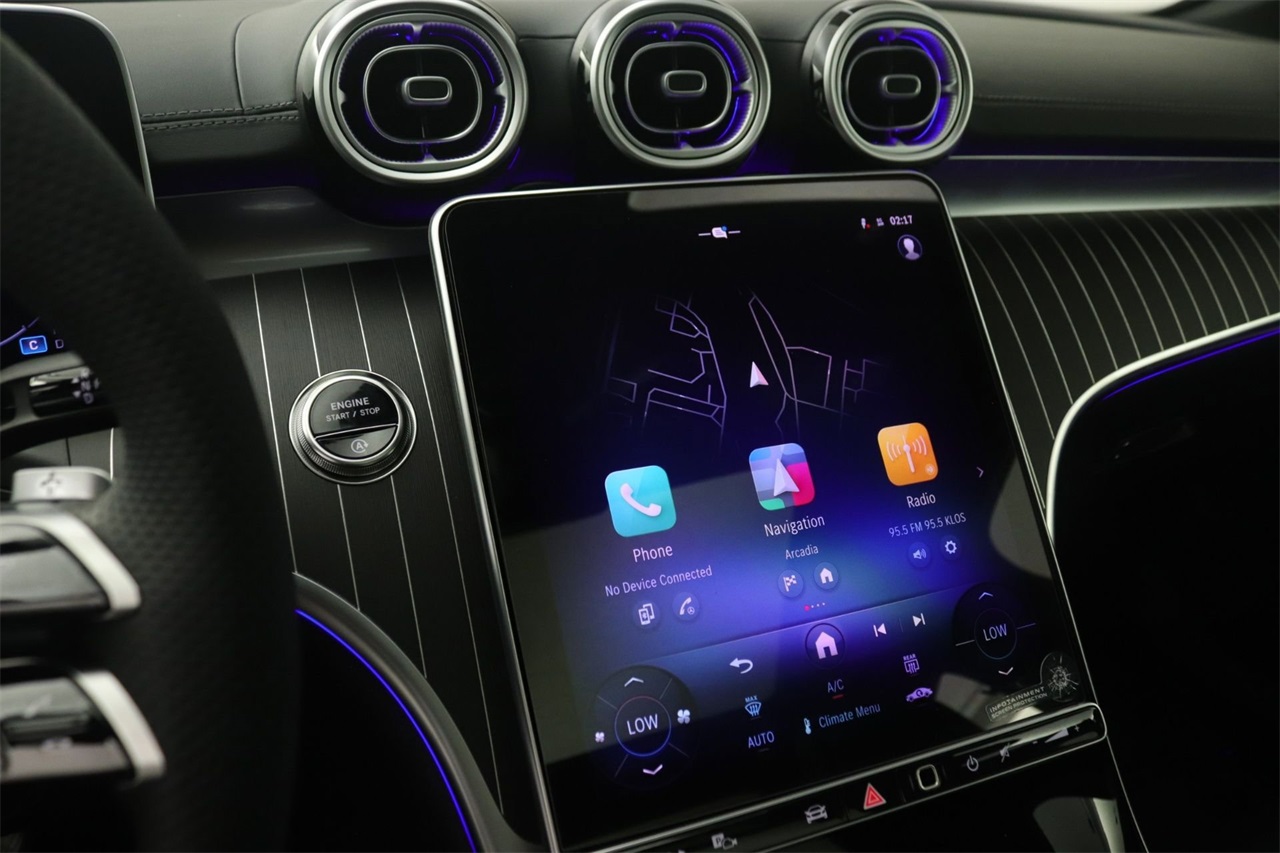 2025 Mercedes Benz C 300 photo 4