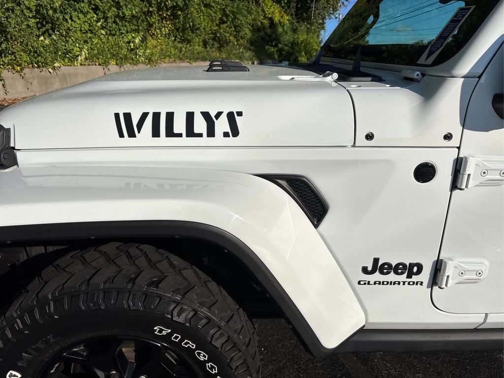 2021 Jeep Gladiator Willys photo 13