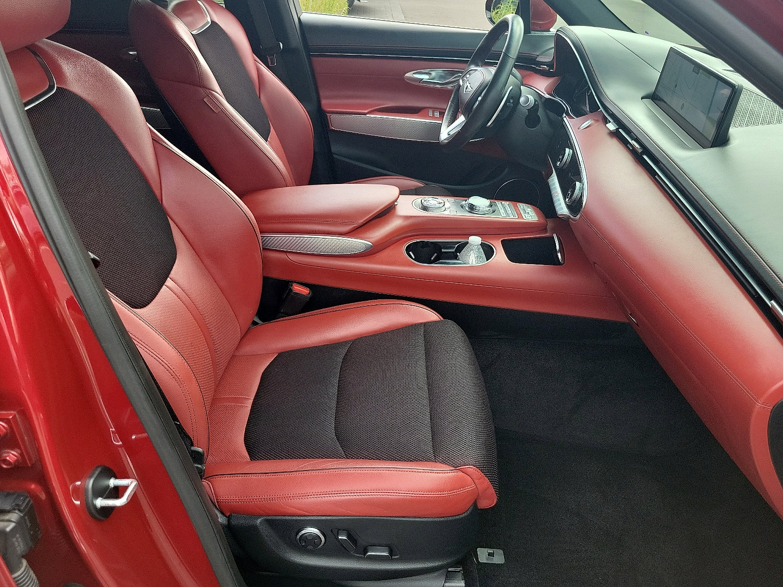 2023 Genesis GV70 2.5T Sport Prestige Advanced photo 15