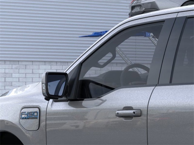 2025 Ford F-150 Lightning Lariat photo 20