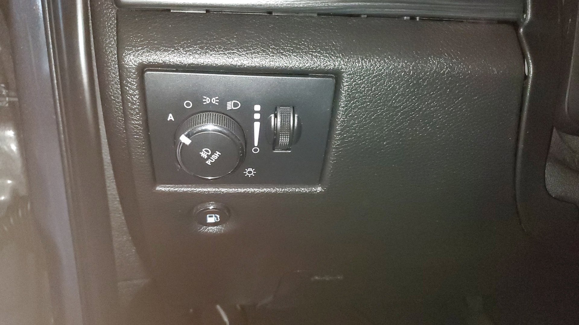 2021 Jeep Grand Cherokee Laredo E photo 18