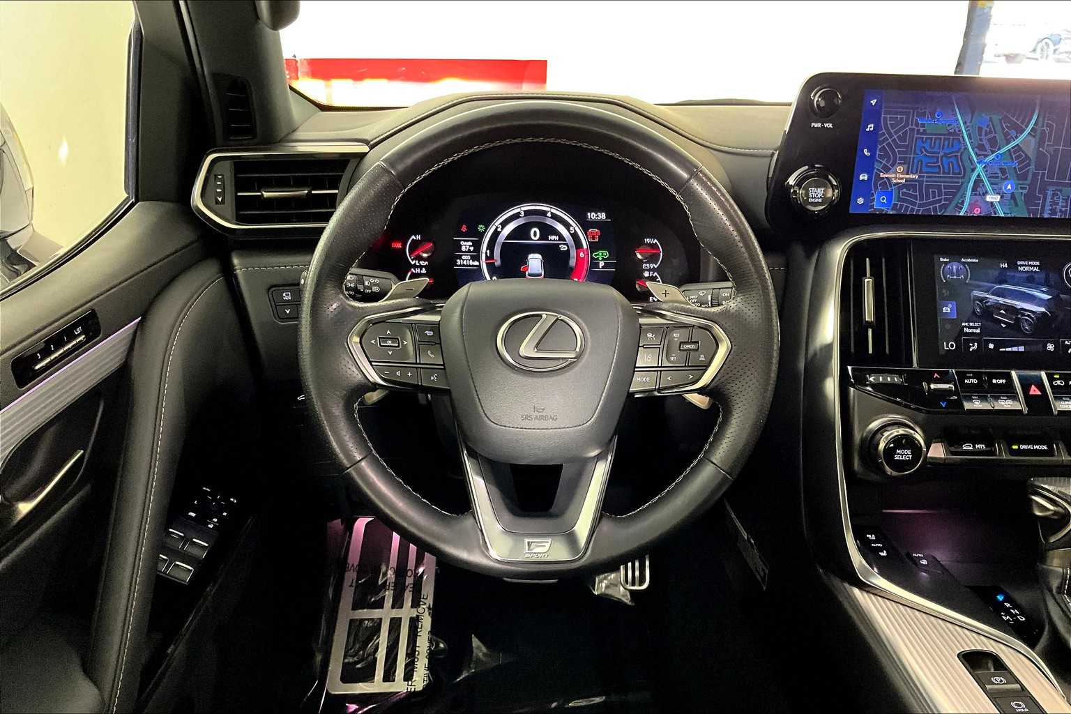 2022 Lexus LX 600 F SPORT photo 4