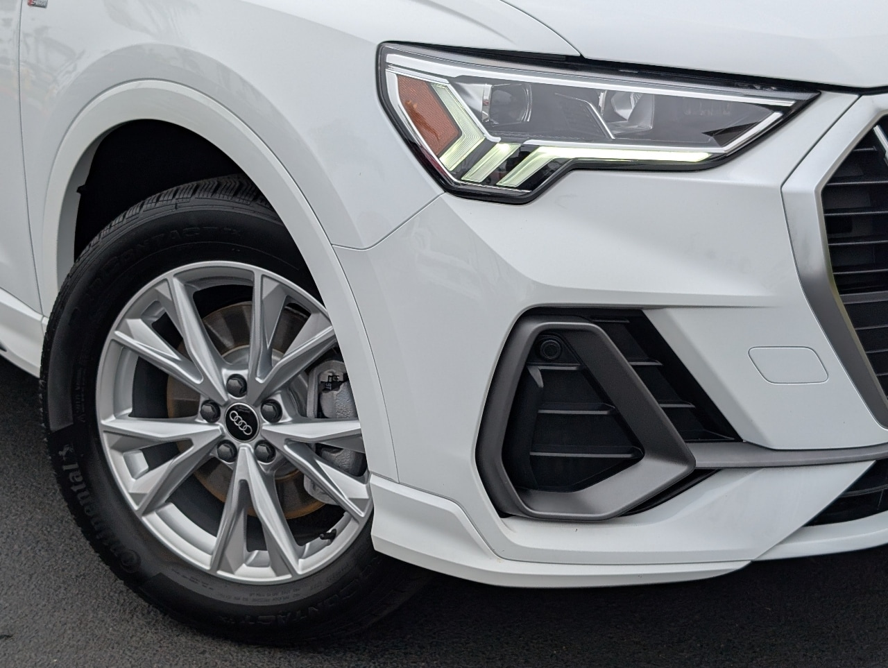 2025 Audi Q3 S line Premium photo 2