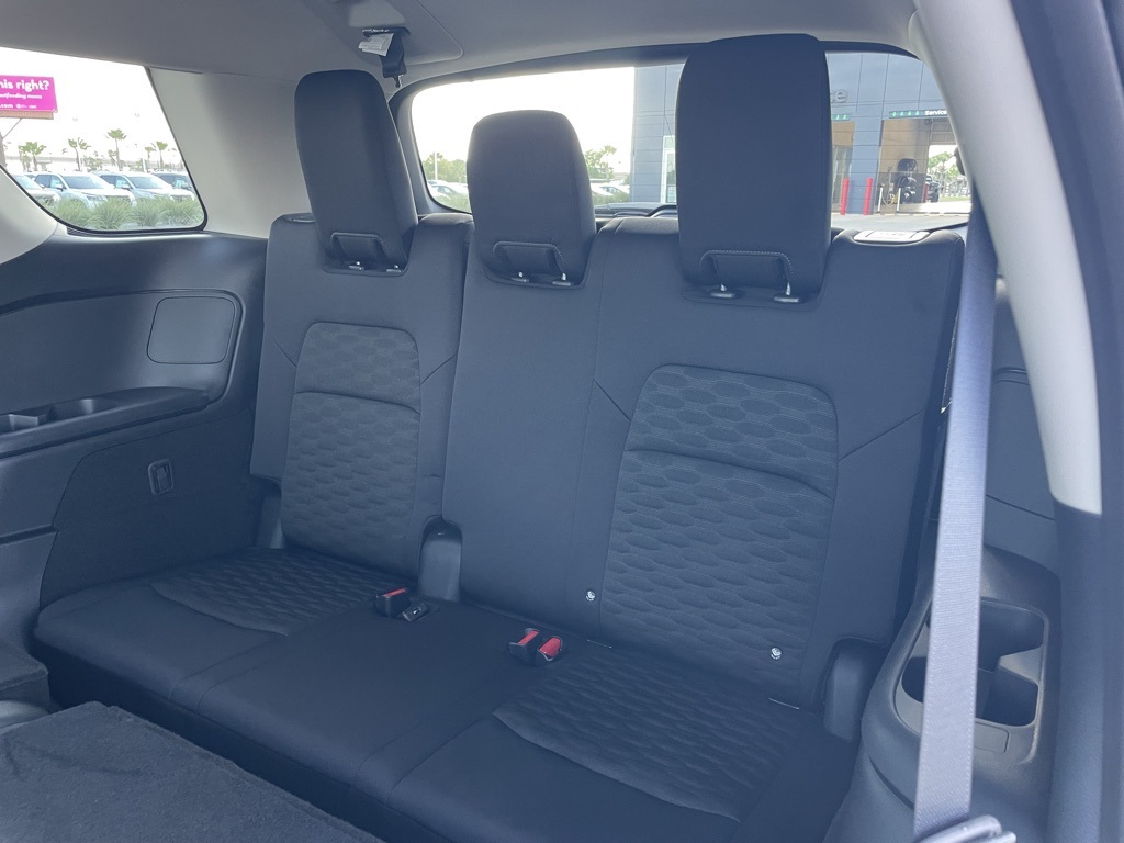 2024 Nissan Pathfinder S photo 19