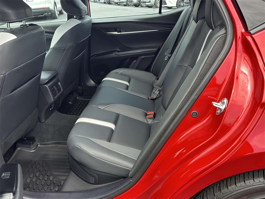 2025 Toyota Camry SE photo 9