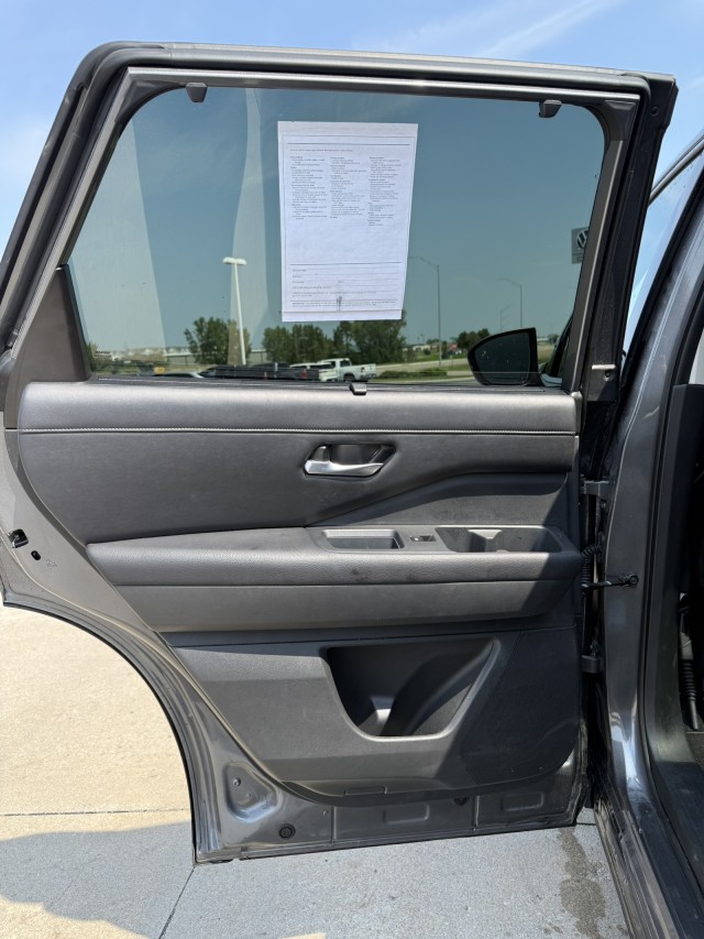 2024 Nissan Pathfinder SL photo 23