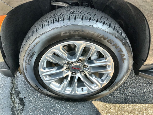 2024 Gmc Yukon XL SLT photo 3