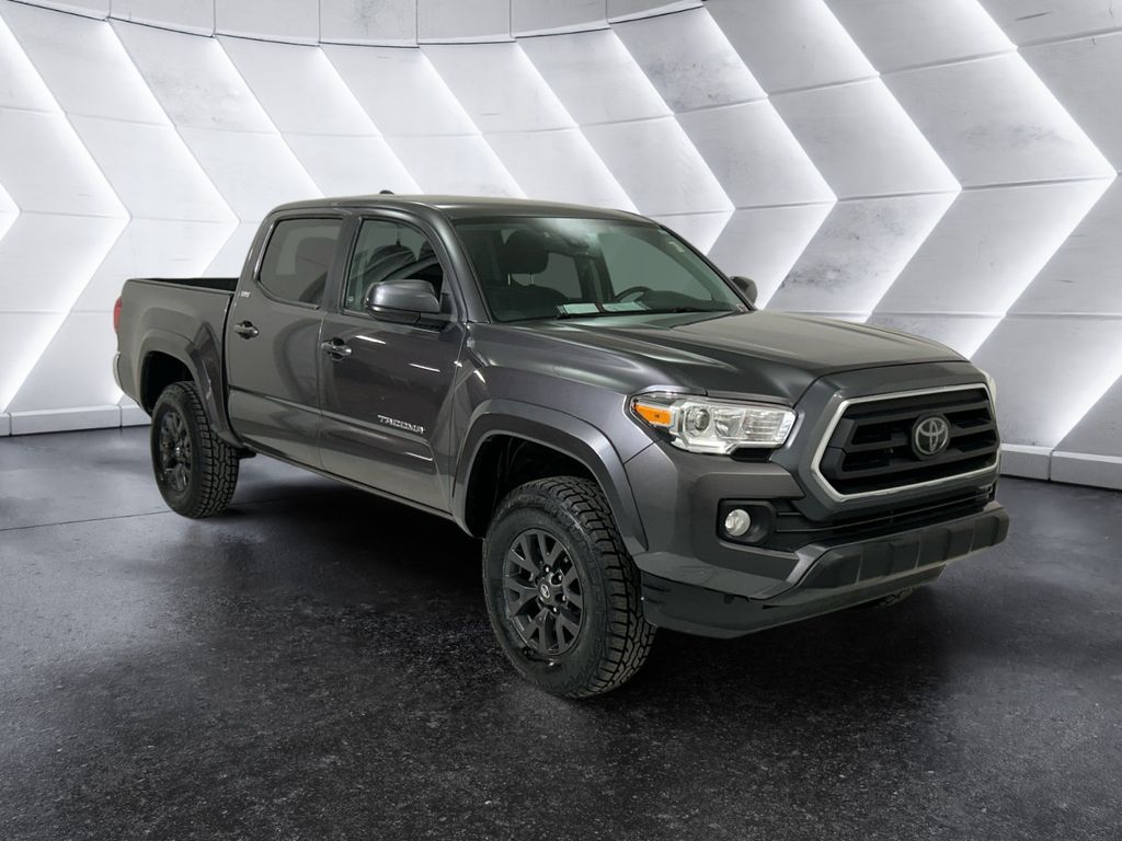 2021 Toyota Tacoma SR5's photo