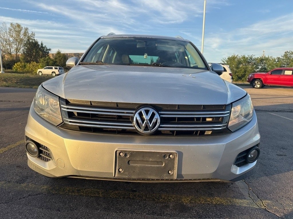 2012 Volkswagen Tiguan SEL photo 3