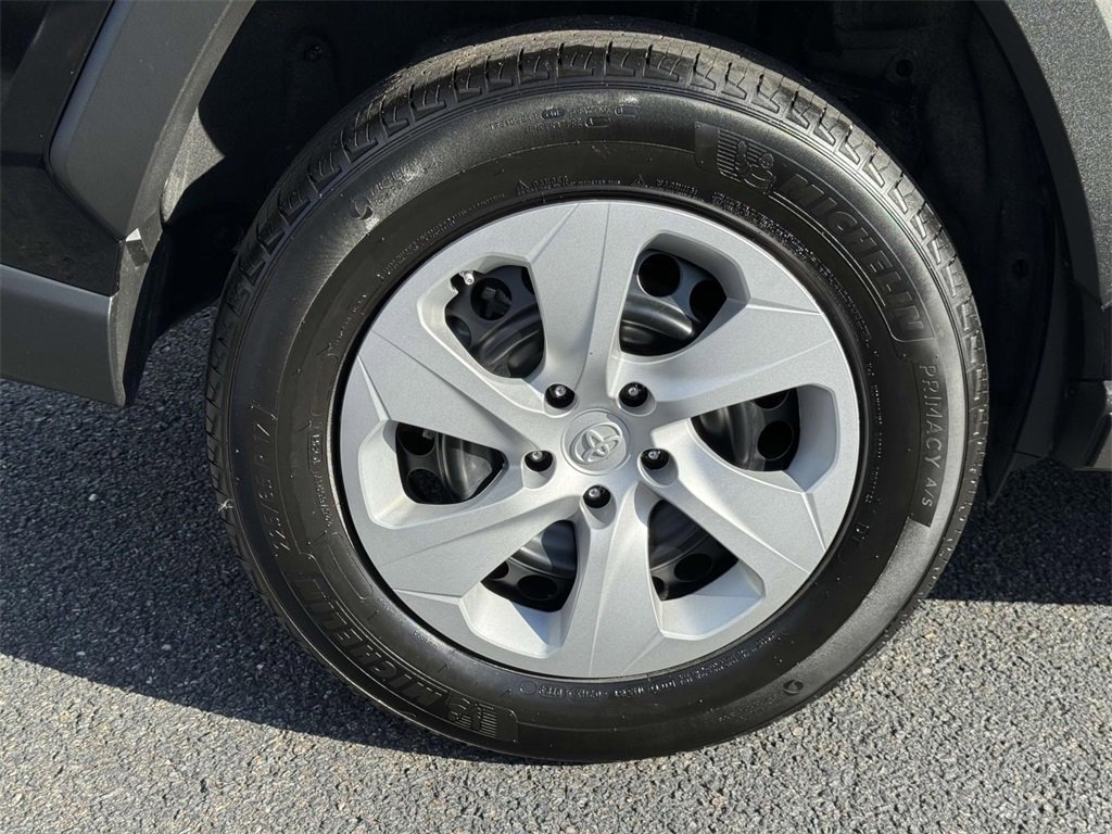 2024 Toyota RAV4 LE photo 19