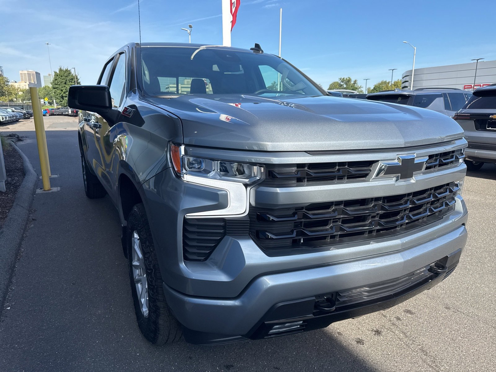 2025 Chevrolet Silverado 1500 RST photo 2