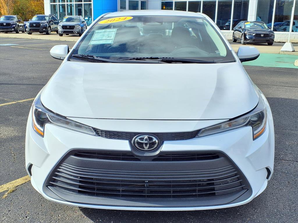2024 Toyota Corolla LE photo 2