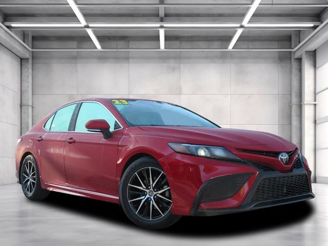 2023 Toyota Camry SE's photo